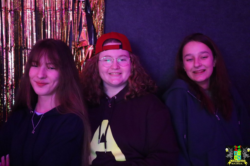 ../Images/Jeugd Opwarmbal Photobooth 217.jpg